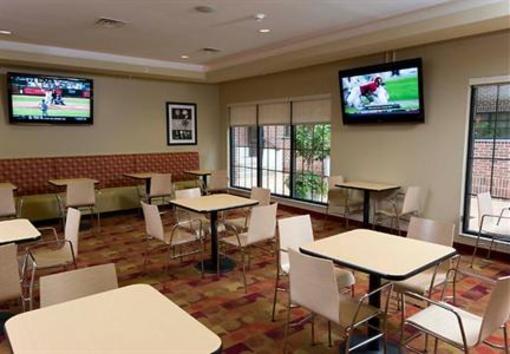фото отеля TownePlace Suites Williamsport