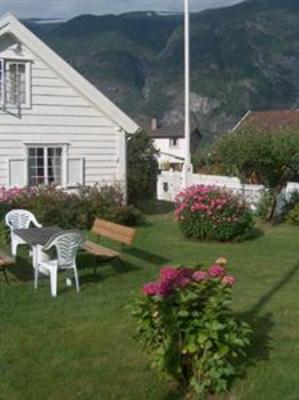 фото отеля Vangsgaarden Guesthouse Aurland