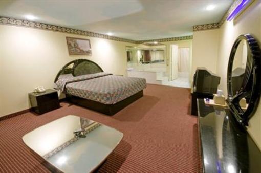 фото отеля Americas Best Value Inn & Suites-Houston North