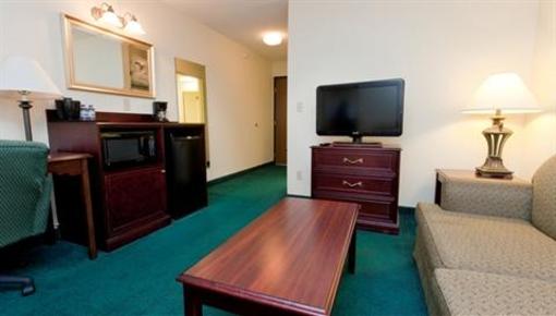 фото отеля Country Inn & Suites Cedar Rapids Airport