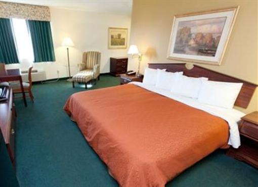 фото отеля Country Inn & Suites Cedar Rapids Airport