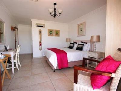 фото отеля Candlewood Lodge
