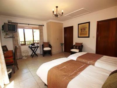 фото отеля Candlewood Lodge