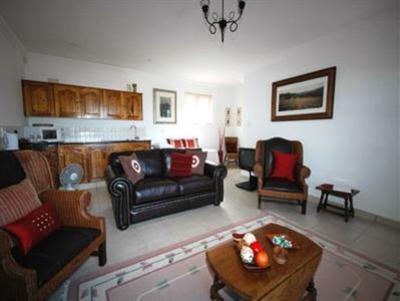 фото отеля Candlewood Lodge
