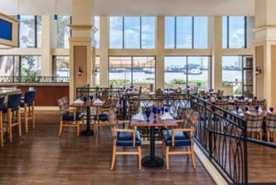 фото отеля Sheraton Norfolk Waterside Hotel