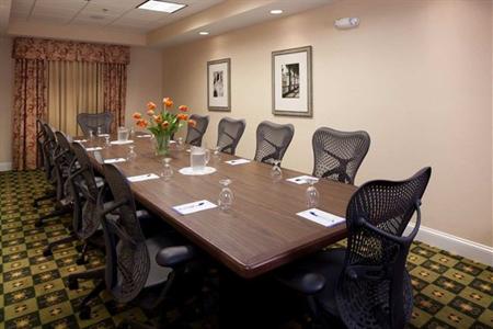 фото отеля Hilton Garden Inn - Macon/Mercer University