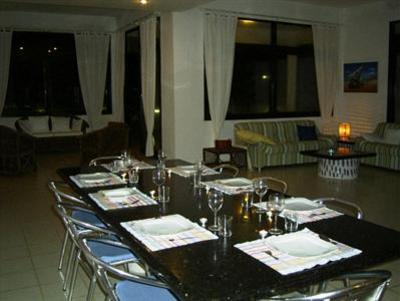 фото отеля Home & Away Apartments