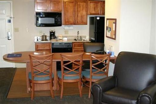 фото отеля Candlewood Suites Macon
