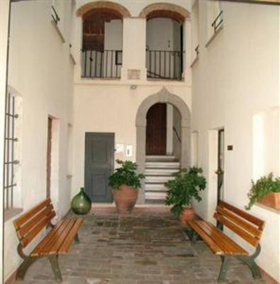 фото отеля Casa Vacanze Il Chiostro Apartments Suvereto