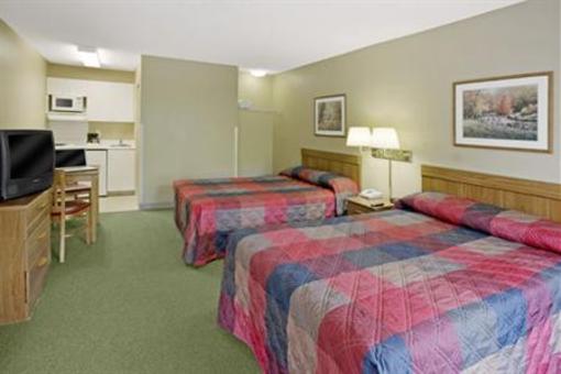 фото отеля Crossland Economy Studios Hotel Cherry Creek Glendale (Colorado)