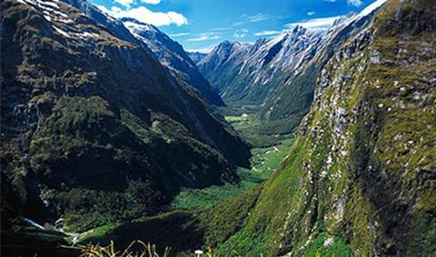 фото отеля Fiordland Lodge