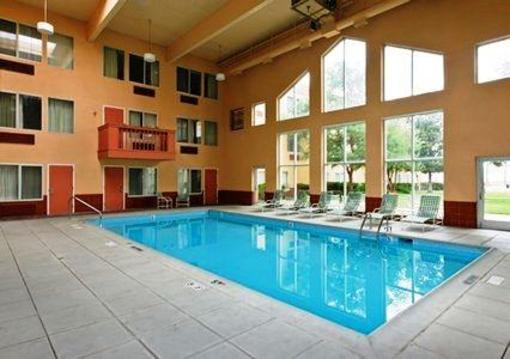 фото отеля Clarion Hotel and Conference Center Greeley