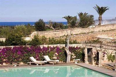 фото отеля Masseria Torre Maizza