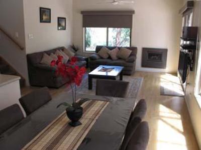 фото отеля Waterfront Retreat at Wattle Point