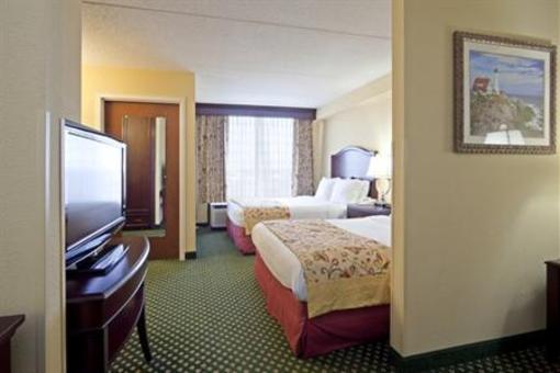 фото отеля Holiday Inn Express Hotel & Suites South Portland