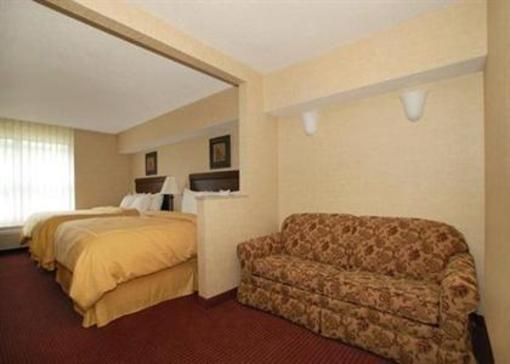 фото отеля Comfort Suites Lake George