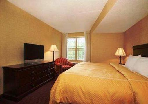 фото отеля Comfort Suites Lake George