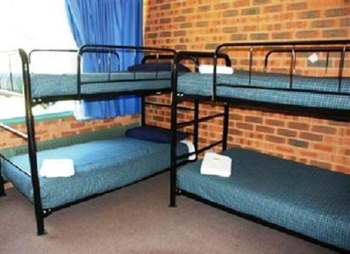 фото отеля Greenleigh Central Canberra Motel
