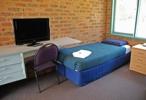 фото отеля Greenleigh Central Canberra Motel