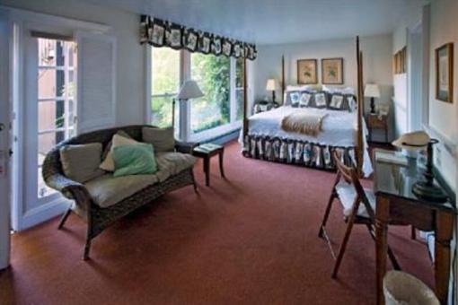 фото отеля Babbling Brook Inn