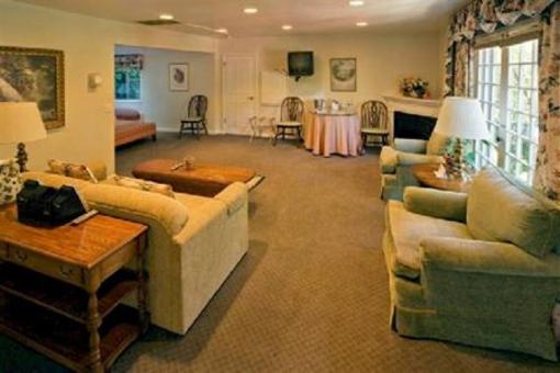 фото отеля Babbling Brook Inn