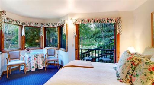фото отеля Babbling Brook Inn