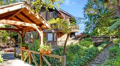 фото отеля Babbling Brook Inn