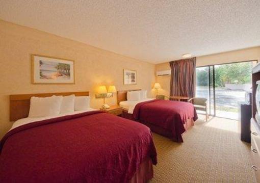 фото отеля Quality Inn Tampa
