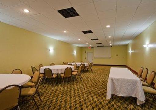 фото отеля Quality Inn Tampa