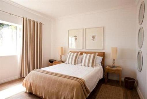 фото отеля Gordon's Bay Holiday Retreats Apartments