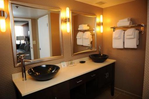 фото отеля Crowne Plaza Sacramento Northeast