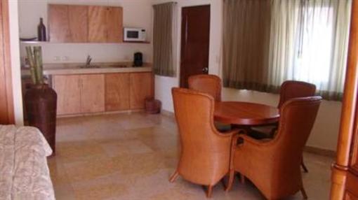 фото отеля Blue Parrot Inn Playa Del Carmen