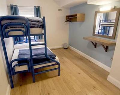 фото отеля Isaacs Hostel