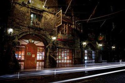 фото отеля Isaacs Hostel