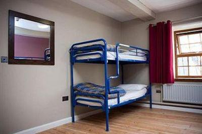 фото отеля Isaacs Hostel
