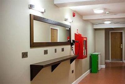 фото отеля Isaacs Hostel