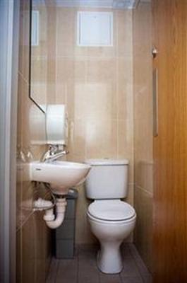 фото отеля Isaacs Hostel