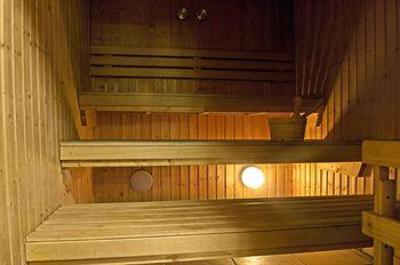 фото отеля Isaacs Hostel