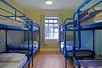 фото отеля Isaacs Hostel