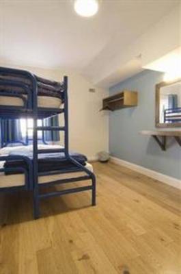 фото отеля Isaacs Hostel
