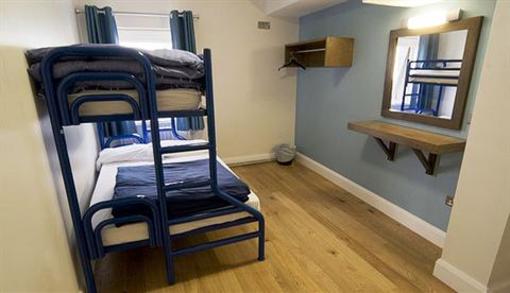 фото отеля Isaacs Hostel