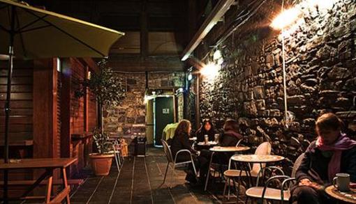 фото отеля Isaacs Hostel