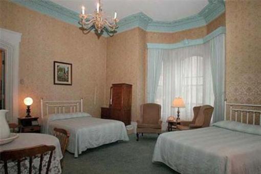 фото отеля Chateau Fleur de Lys Quebec City