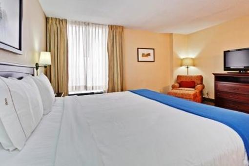 фото отеля Holiday Inn Express Nashville Downtown