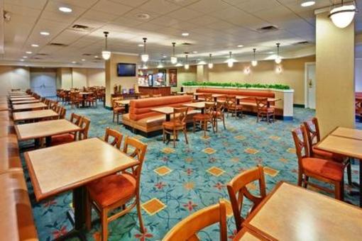 фото отеля Holiday Inn Express Nashville Downtown