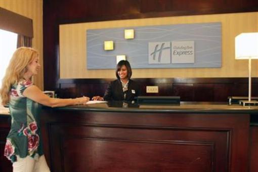 фото отеля Holiday Inn Express Kennedy Airport Jamaica New York City