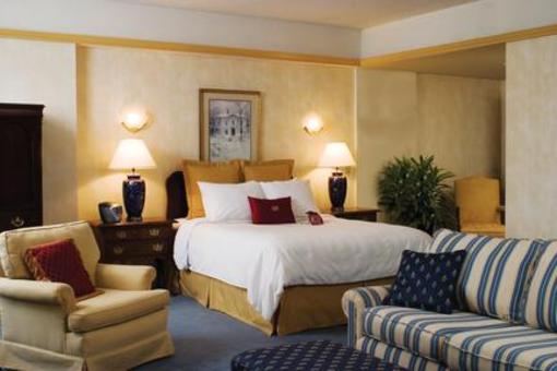 фото отеля Crowne Plaza Hotel Berkshires Pittsfield