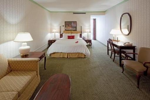 фото отеля Crowne Plaza Hotel Berkshires Pittsfield