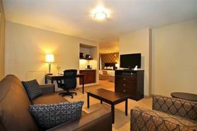фото отеля BEST WESTERN PLUS Med Park Inn & Suites