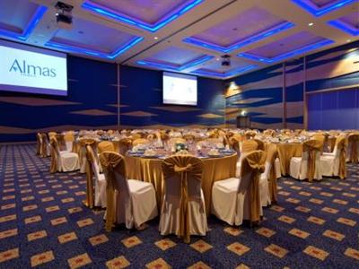 фото отеля Bonnington Jumeirah Lakes Towers